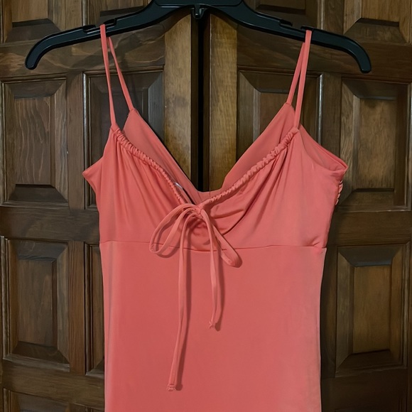 Express Body Contour Ruched Midi Dress With Built-In Shapewear. Coral Orange SM - Picture 5 of 8